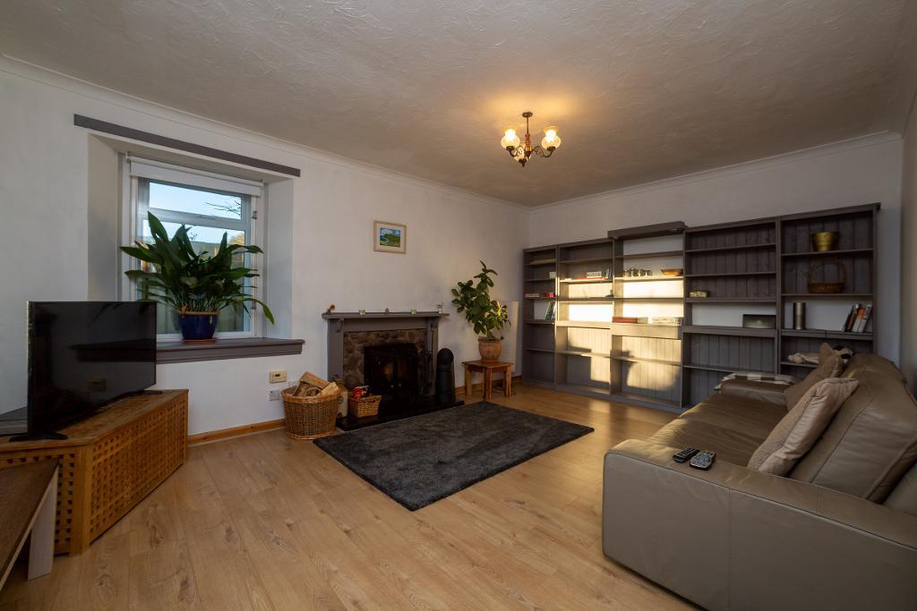 3 Bedroom SemiDetached For Sale in Cowiefaulds Cottages, Gateside