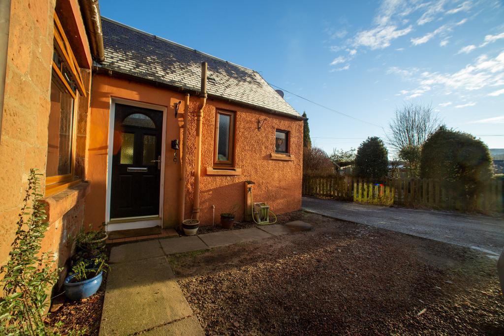 3 Bedroom SemiDetached For Sale in Cowiefaulds Cottages, Gateside