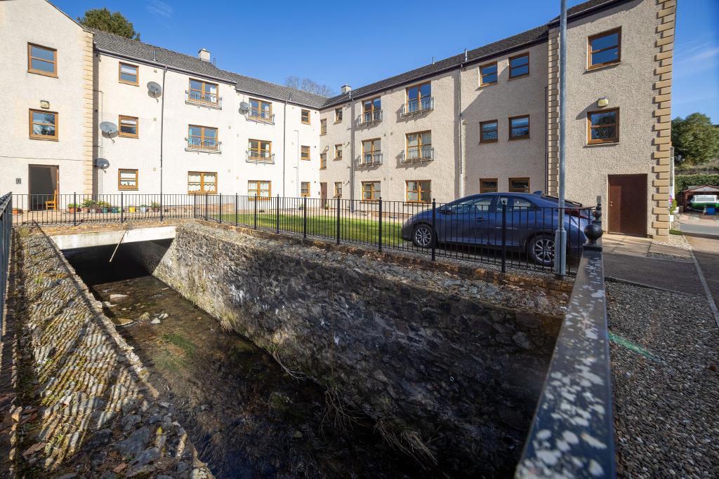 2 Bedroom Flat For Sale in Calsey House, Newburgh Road, Auchtermuchty