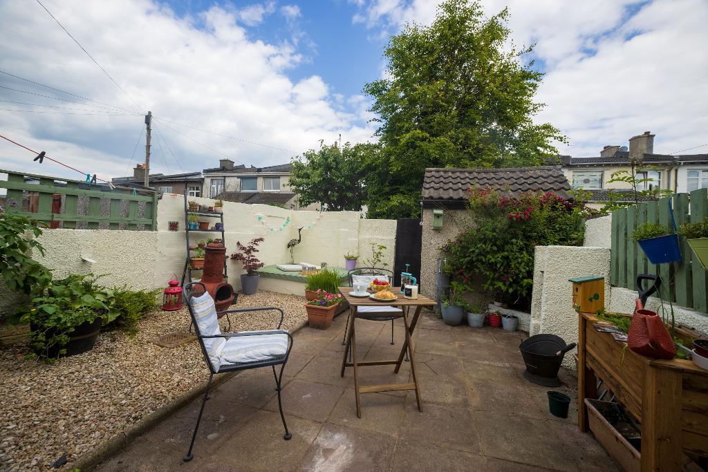 3 Bedroom Terraced For Sale in Viewmount Drive, Maryhill, Glasgow, G20