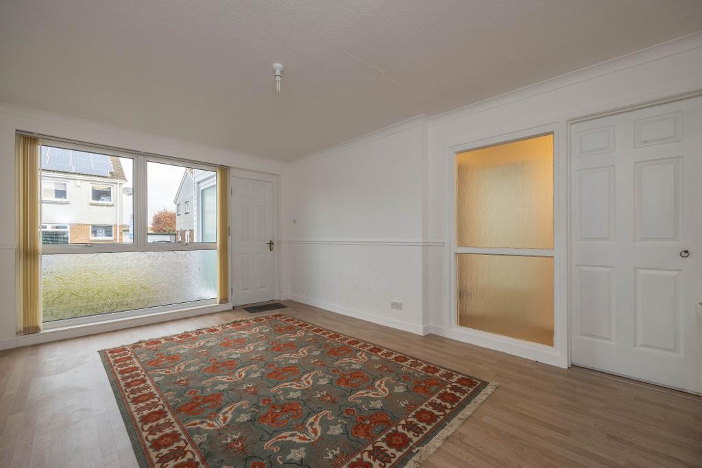 2 Bedroom Flat For Sale in Glenavon Drive, Cairneyhill, Dunfermline