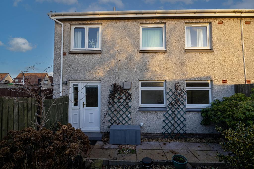 2 Bedroom Flat For Sale in Glenavon Drive, Cairneyhill, Dunfermline