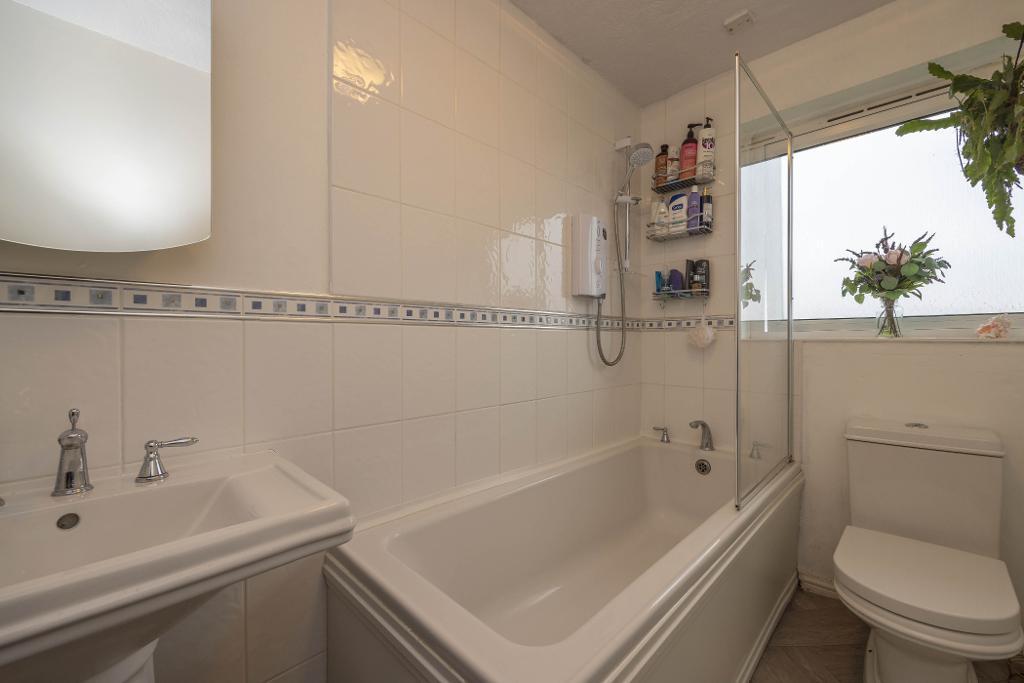 3 Bedroom For Sale in Strathtay Road, Perth, PH1 2ND