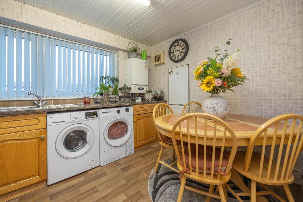 3 Bedroom For Sale in Strathtay Road, Perth, PH1 2ND