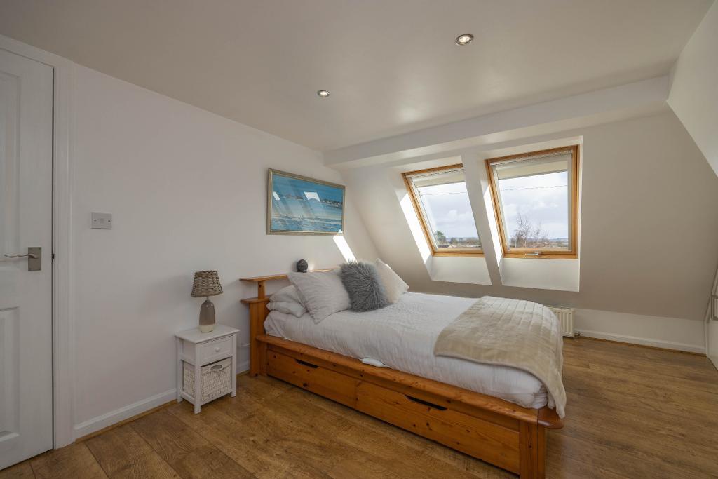 4 Bedroom Flat For Sale in Crosshills, Auchtermuchty, Fife, KY14 7AX