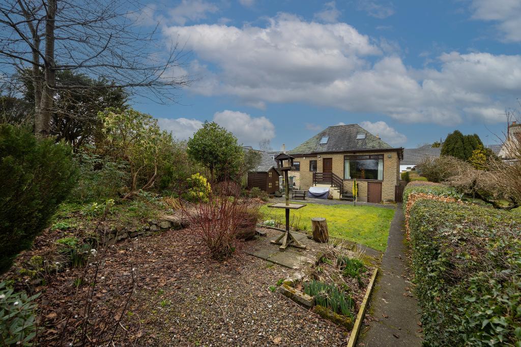 3 Bedroom Detached For Sale in High Road, Auchtermuchty, Fife, KY14 7BE